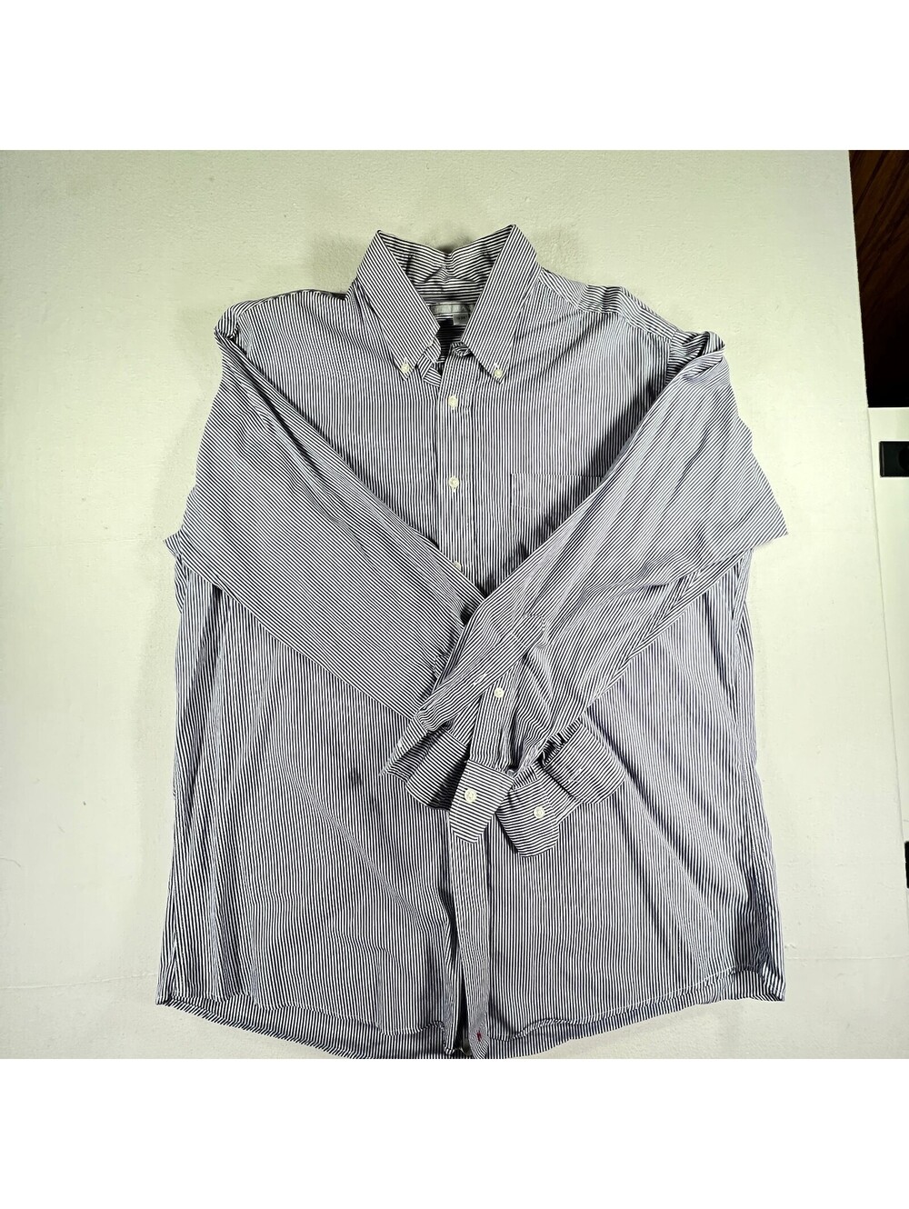 Classic Hathaway Blue and White Striped Button-Down Dress Shirt Size 16-34